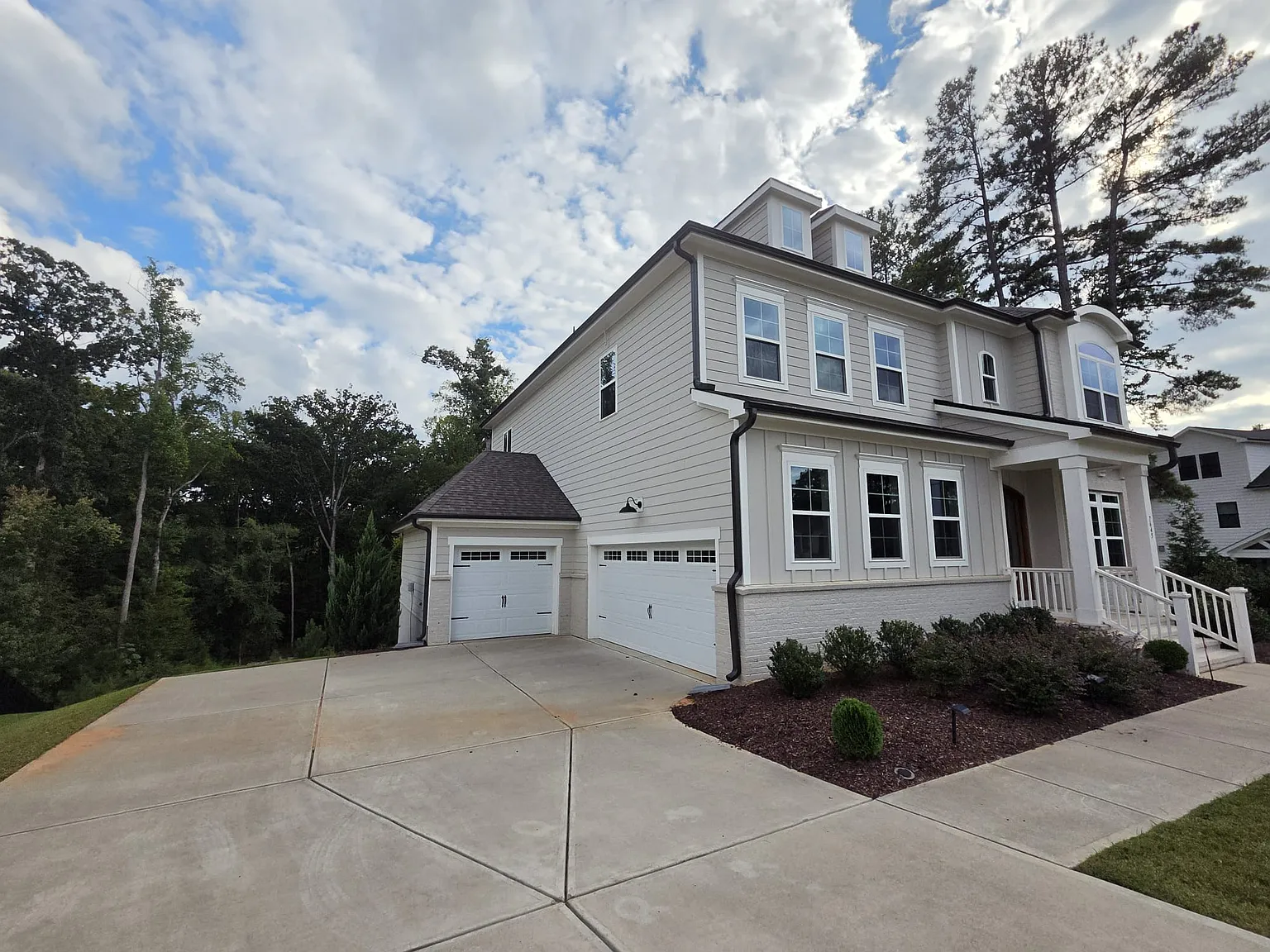 5 bed, 3612 sqft, $4,000 — Photo 2