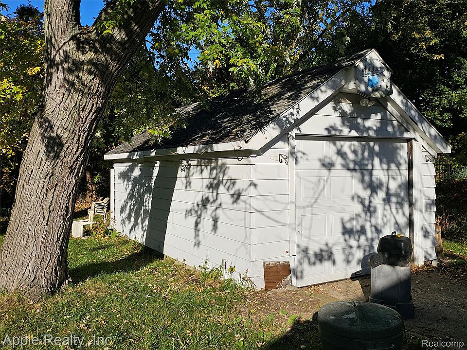 156 Erie Rd, photo 10