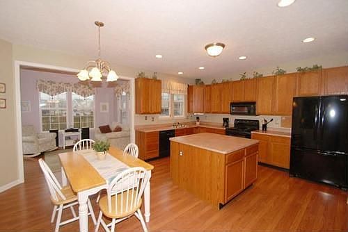 4th image of 9277 N Bayhill Cir