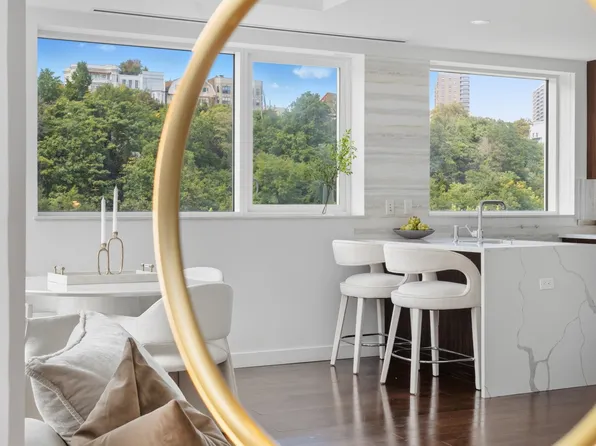 800 Avenue At Port Imperial image 10 of 41