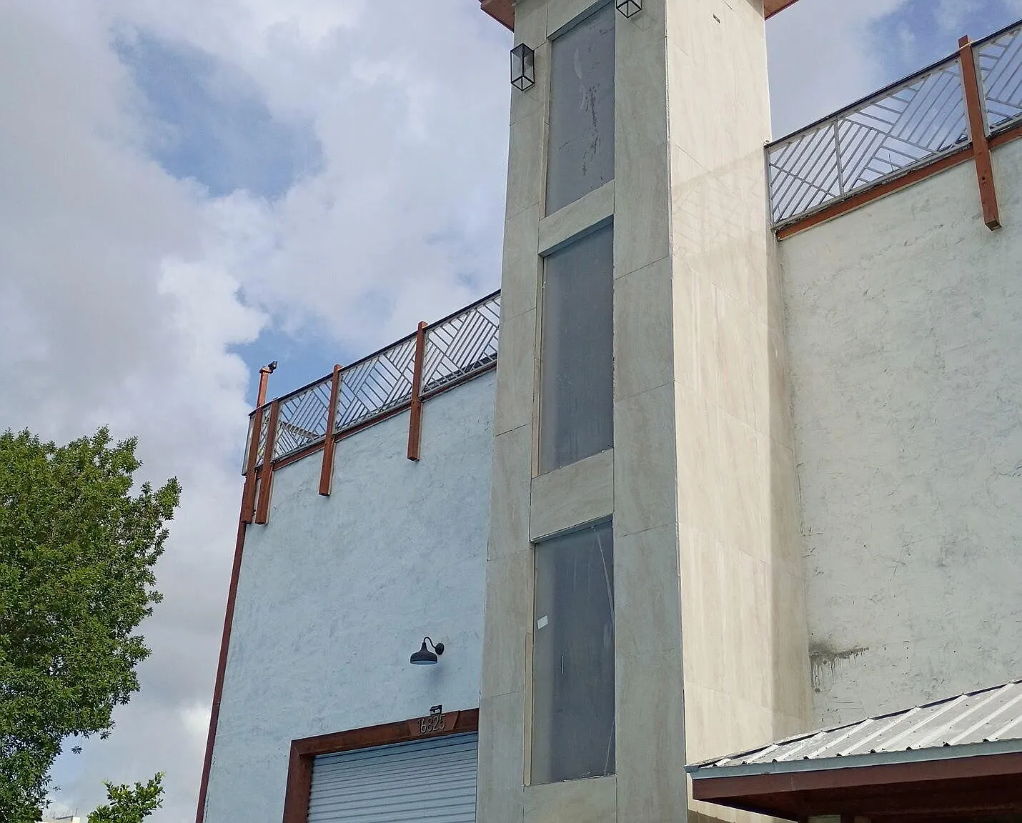 2 bed, 1.0 bath, 360 sqft, $2,500 — Photo 2