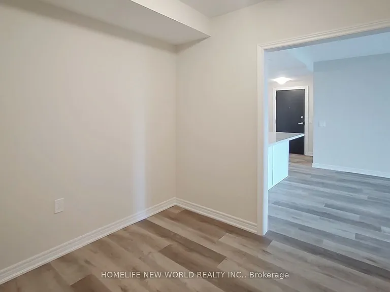 2750 King St E #301 — Photo 13