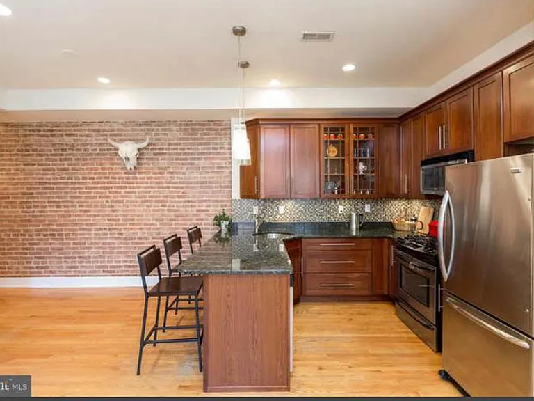 1531 Park Rd NW #5 — Photo 3