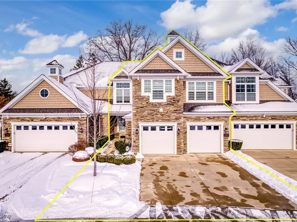 32716 Signature Pkwy, Avon Lake, OH 44012