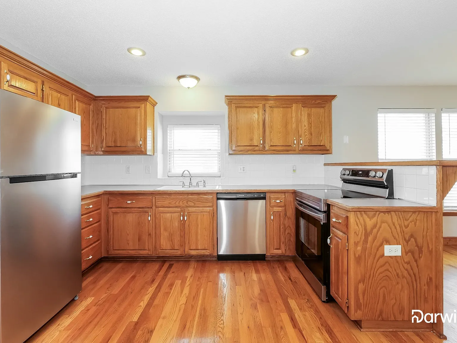 3 bed, 2.5 bath, 1855 sqft, $2,240 — Photo 4