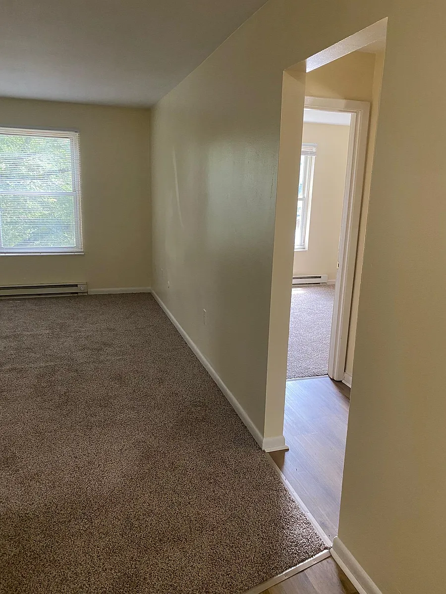 Building Photo - 2711 Woodrow Dr #13