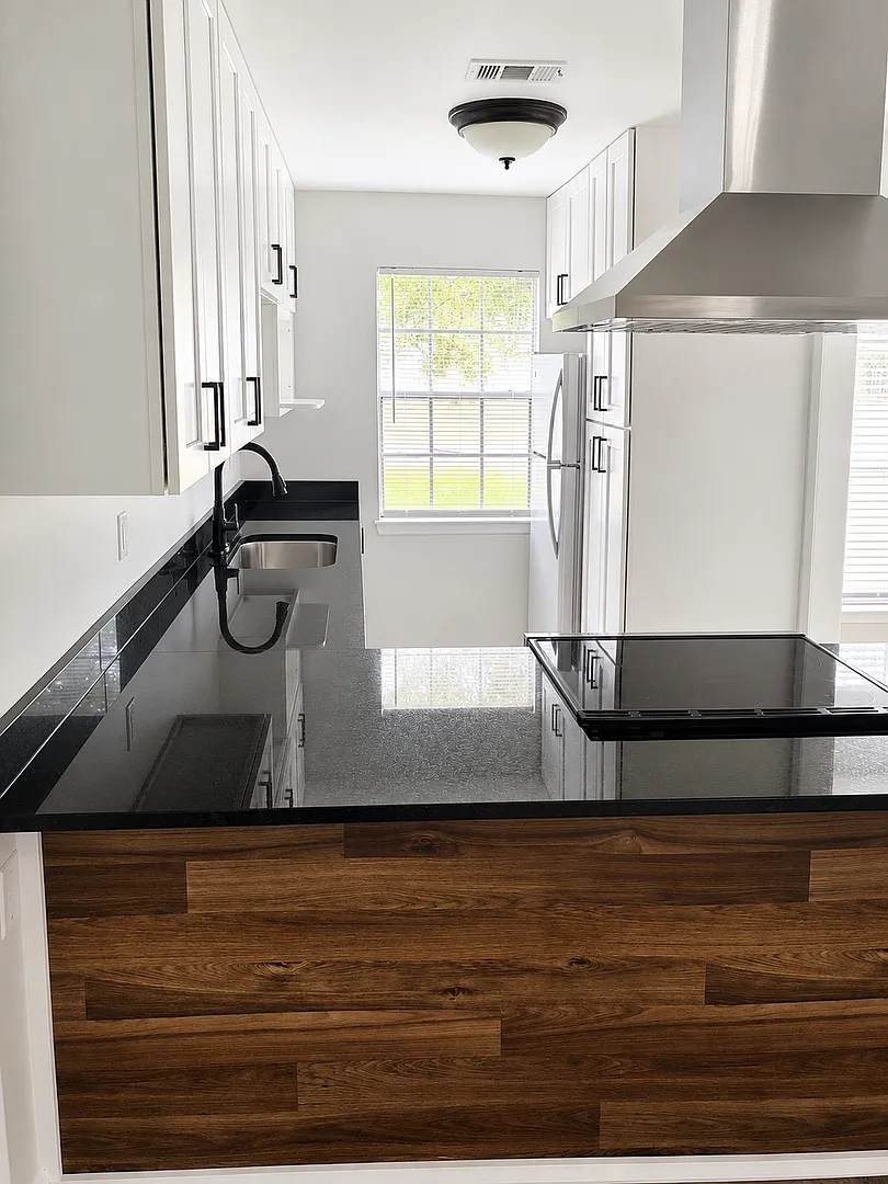 Charming 3-Bedroom Home in St. Martin School District — Photo 3