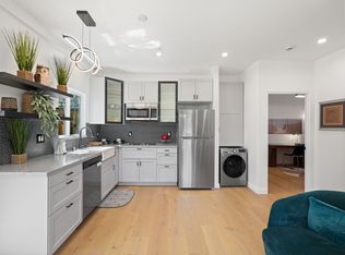 2258 Helios Dr, Los Angeles, CA 90068
