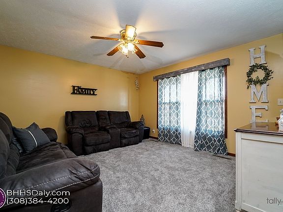 5th image of 520 Kennedy Dr