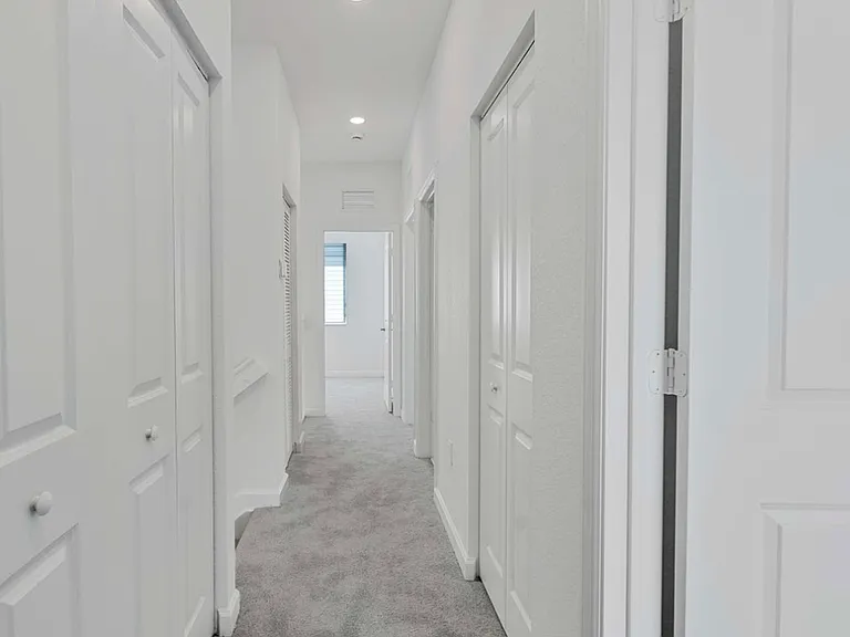 7276 SE 14th Ct — Photo 8