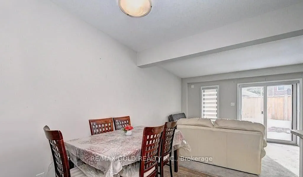 4 bed, $2,700 — Photo 3