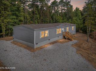 106 1st St, Rockwood, TN 37854