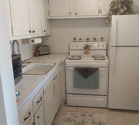 4th image of 361 Windsor N #P