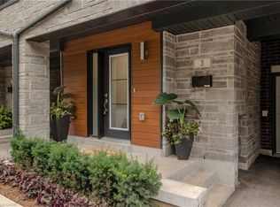 2071 Ghent Ave #3, Burlington, ON L7R1Y4