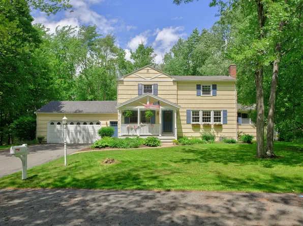 6 Surrey Lane, Cumberland, ME 04110