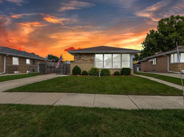 7316 W Greenleaf St, Niles, IL 60714
