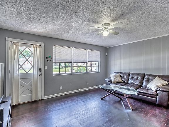 2nd image of 115 Maplewood Dr
