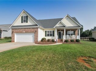 305 Tyndall Dr, Burlington, NC 27215