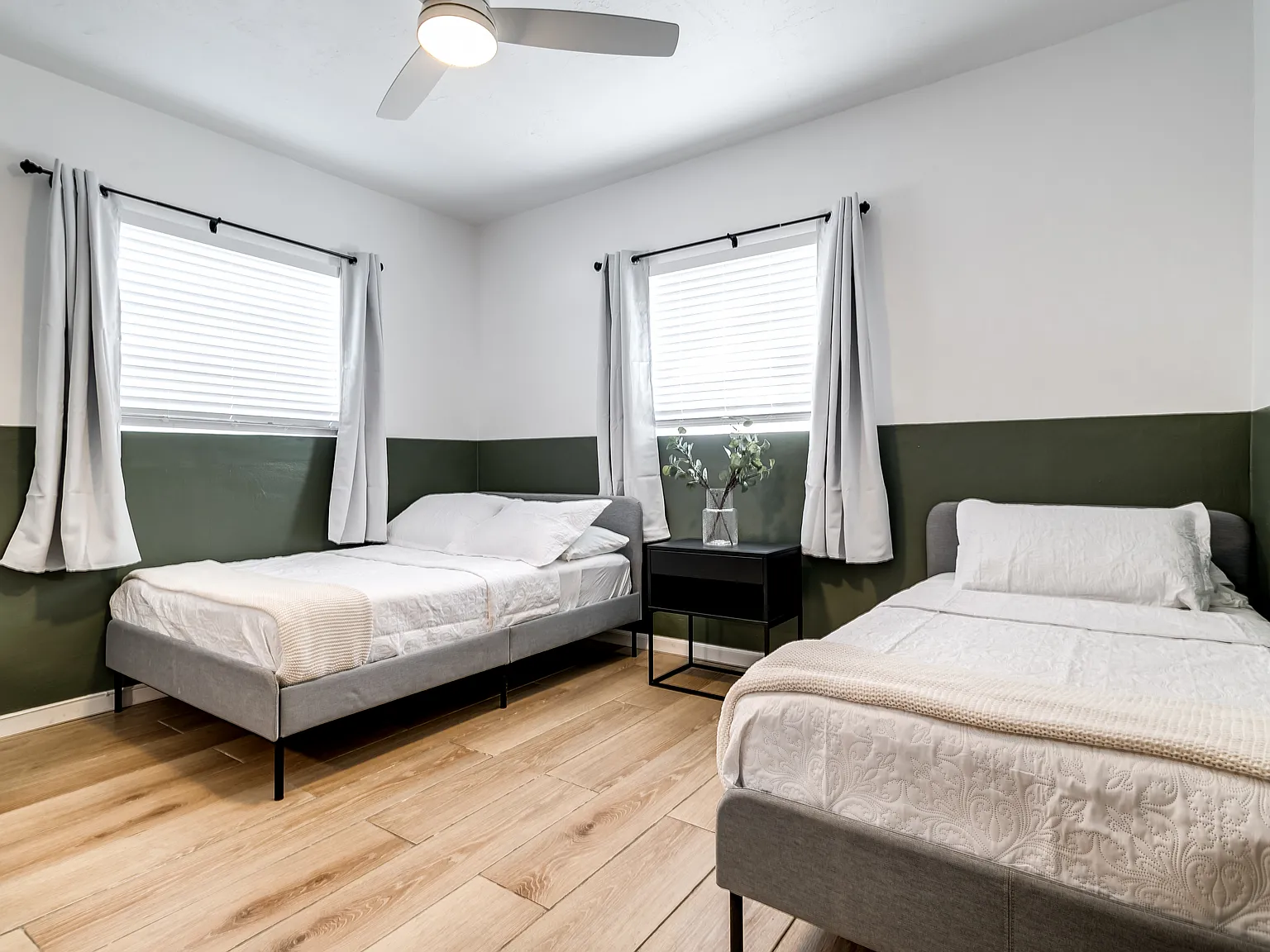 2 bed, 750 sqft, $2,400 — Photo 3