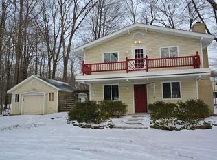 309 Winchester Dr, Tobyhanna, PA