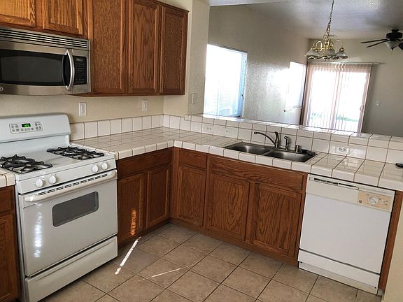 2nd image of 10 Van Horn Ct