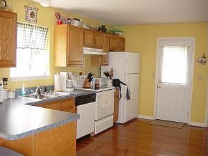 3rd image of 4509 Burnett St