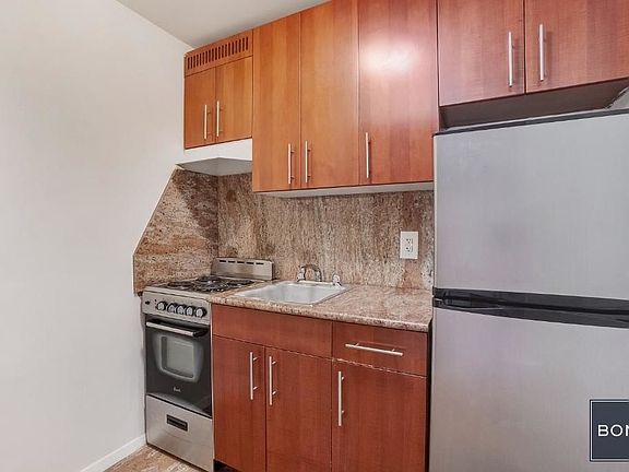 3rd image of 382 3rd Ave APT 3B