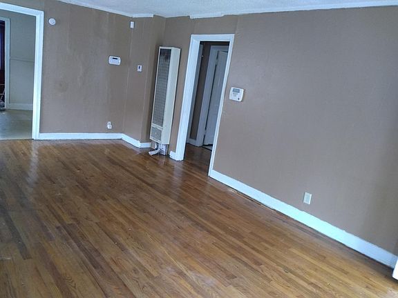 4th image of 1593 Oakwood St