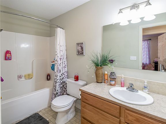 4th image of 2 Oak Ct