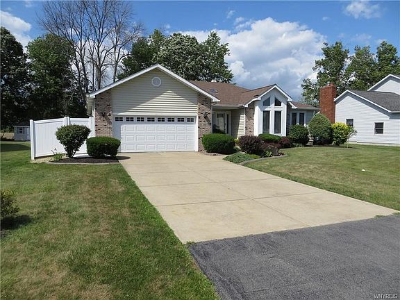 2nd image of 2581 David Dr