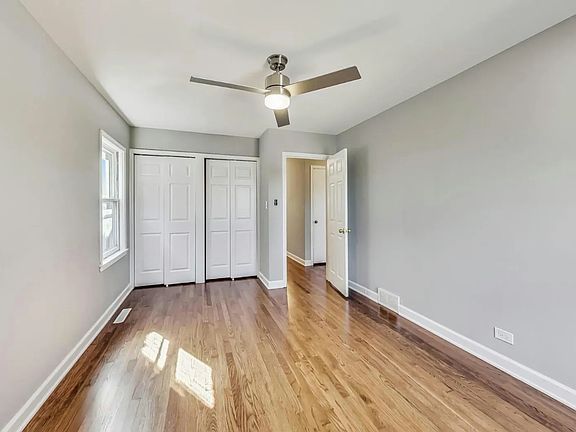 3rd image of 5435 N Sawyer Ave APT 2