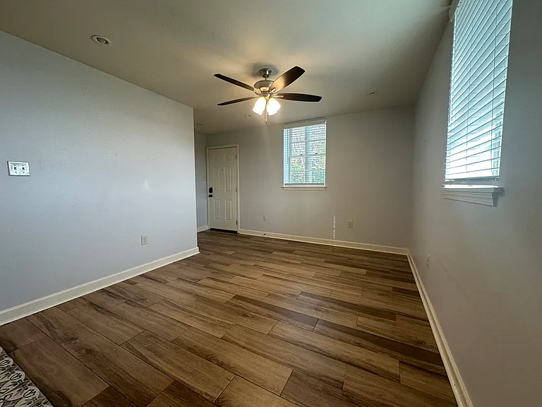Louisiana Terrace — Photo 47