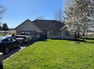 9039 N Pumpkinvine Rd, Fairland, IN 46126