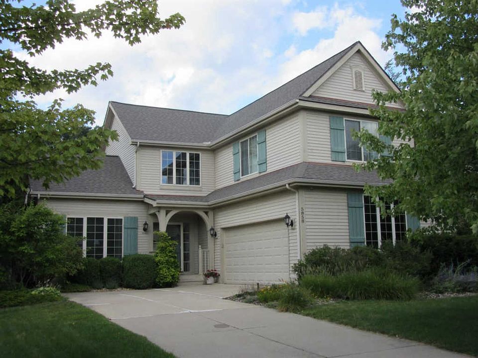 1st image of 5858 Versailles Ave