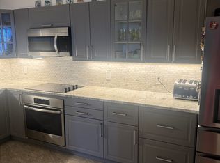 1004 Paradise Rd APT 3N, Swampscott, MA 01907