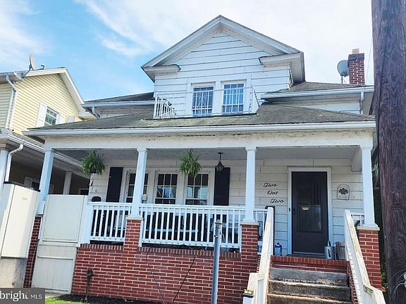 2nd image of 212 E Sunbury St