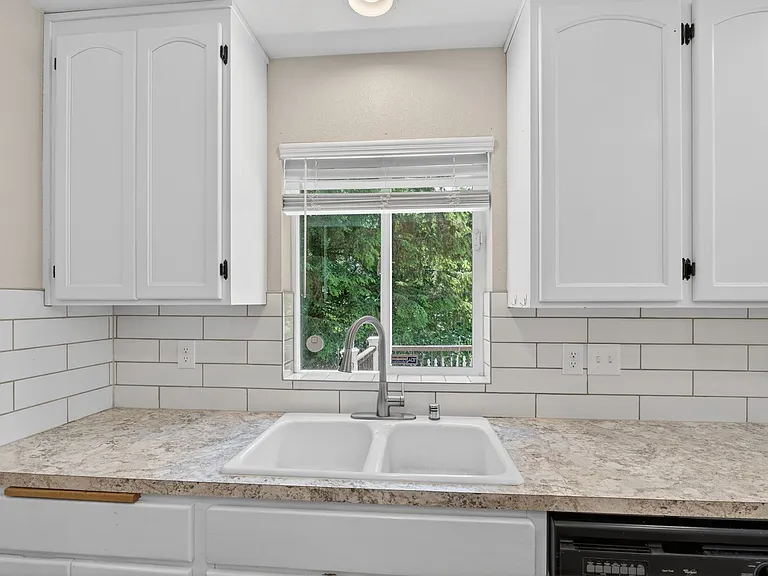 1574 SE Nylace Ln — Photo 13