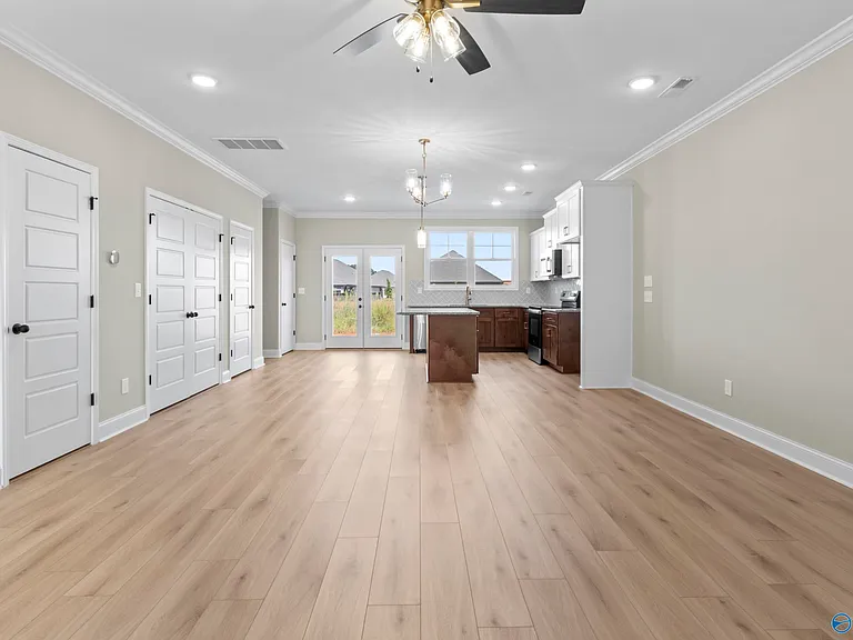 243 Susan Lynn Dr — Photo 19