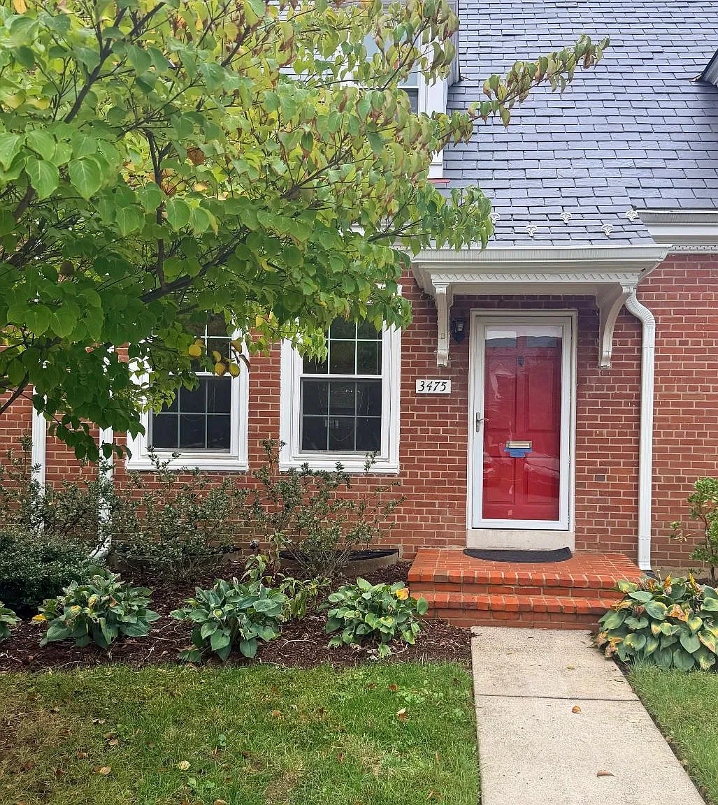 1 bed, 2.0 bath, 900 sqft, $2,550 — Photo 1