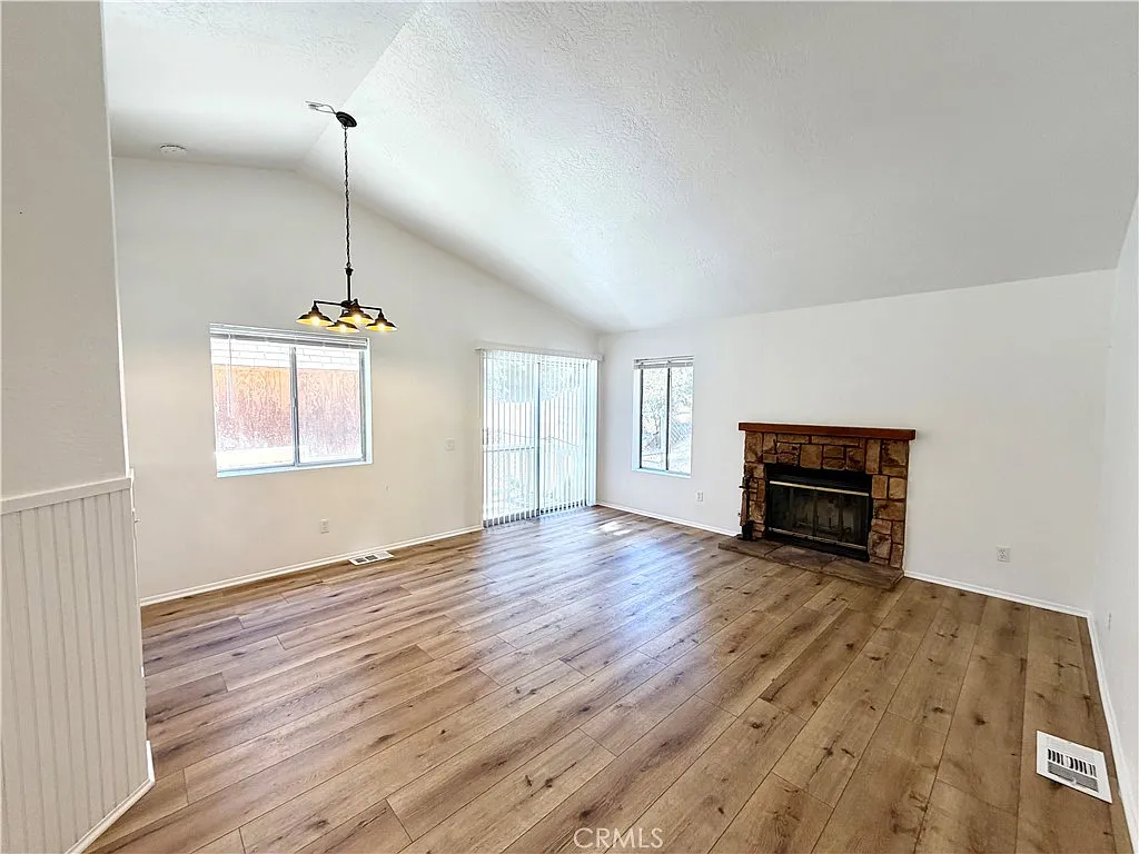 3 bed, 1200 sqft, $2,250 — Photo 4