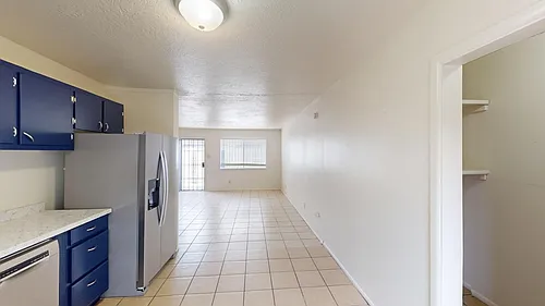 Renovated 2 Bedroom Patio Apts. in UNM South Photo 1