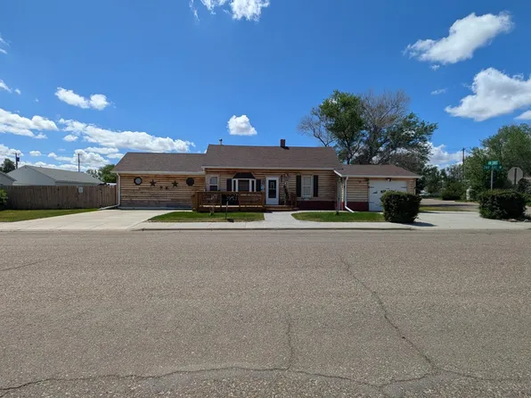 327 2nd Ave W, Culbertson, MT 59218