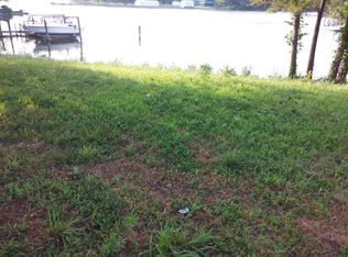 2 Fleeton Rd, Reedville, VA 22539