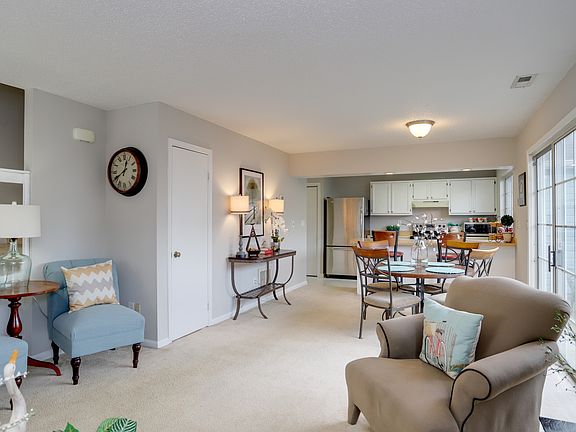 2nd image of 3465 Marabou Ln