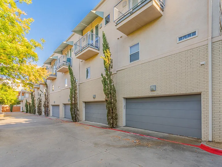 6927 Sumner St — Photo 39