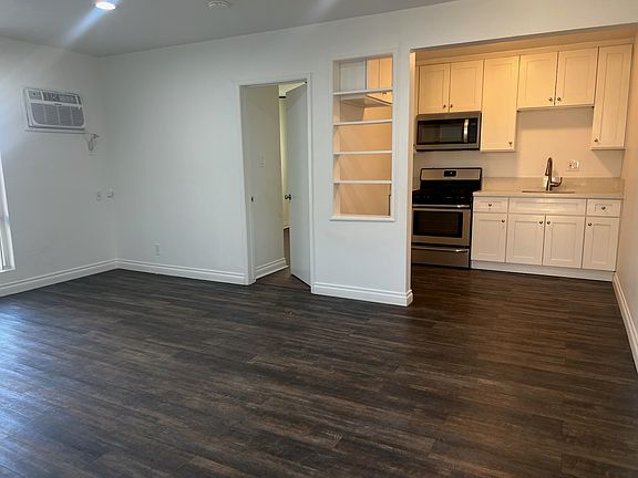 4th image of 7632 Newlin Ave #4A