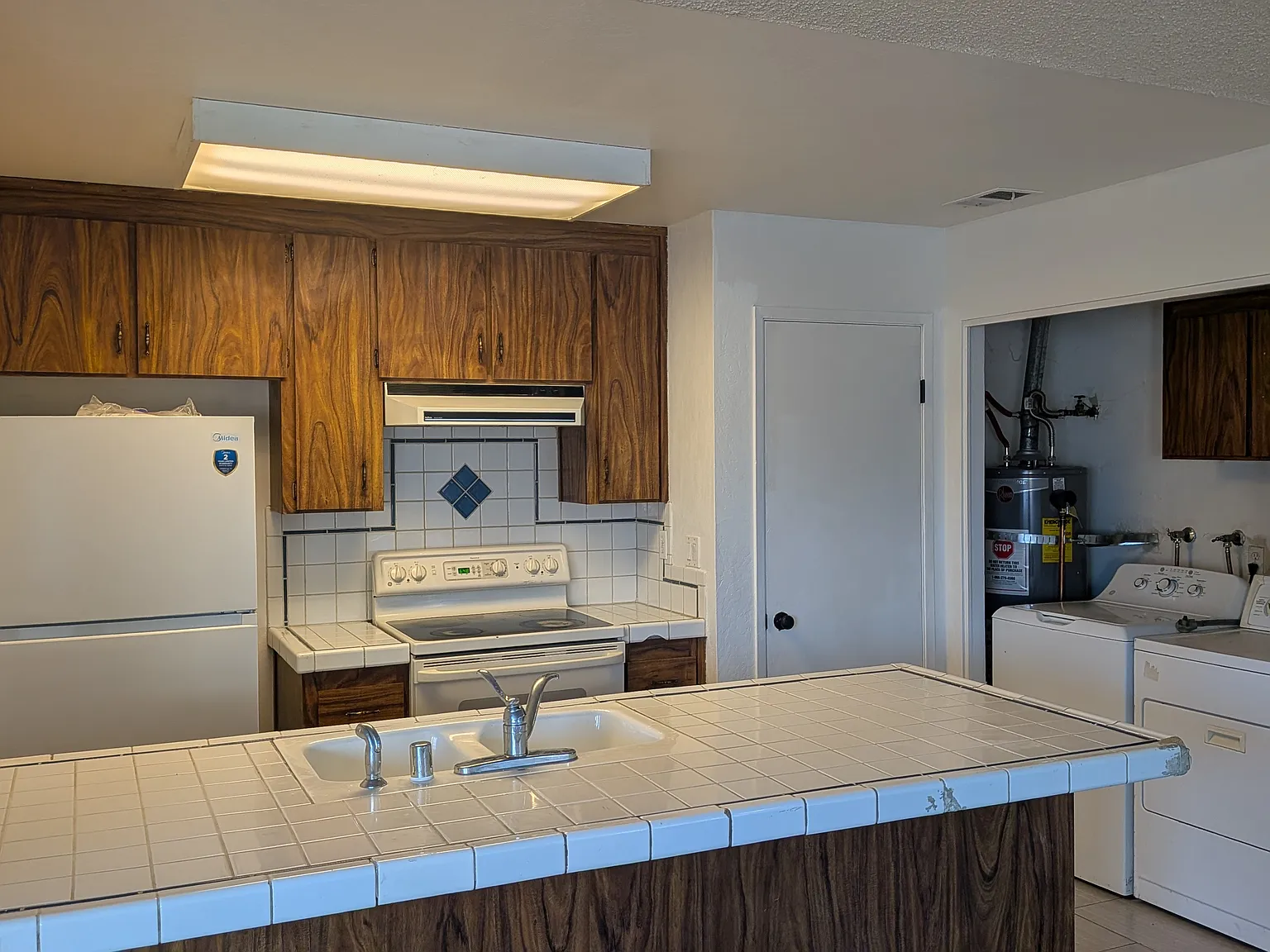2 bed, 845 sqft, $2,000 — Photo 4