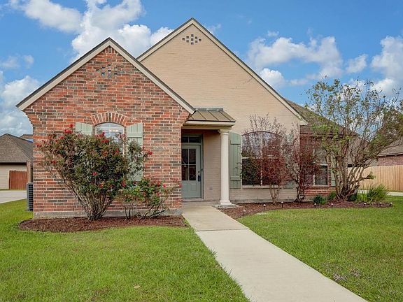 3rd image of 404 Hillbrooke Dr
