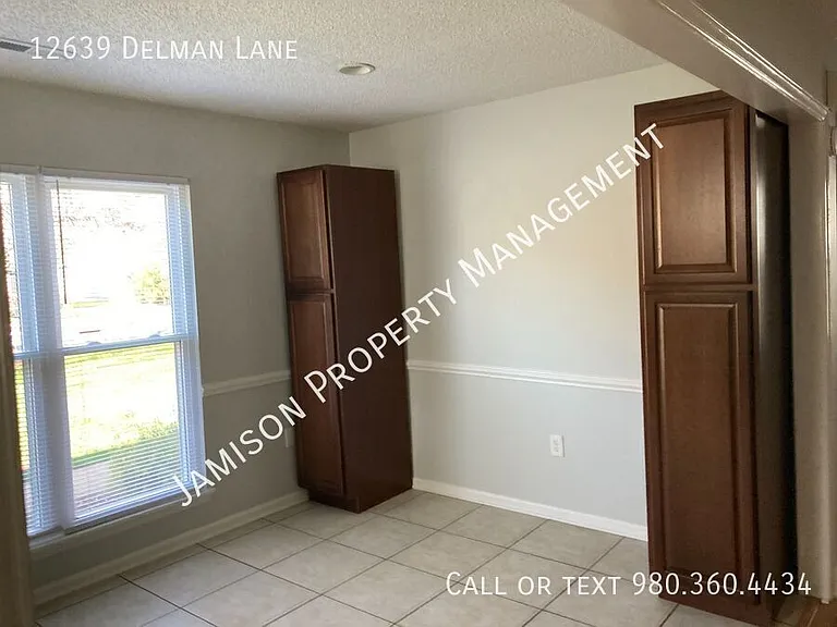 12639 Delman Ln — Photo 3