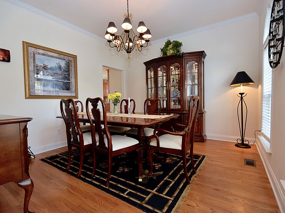 4th image of 138 N Audubon Ave